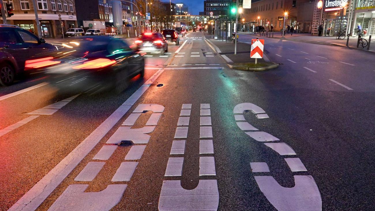 Busverkehr im Norden: Nahverkehr-Tarifverhandlungen ohne Einigung vertagt