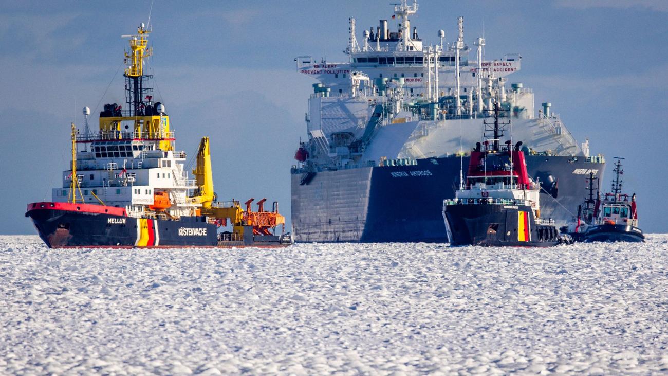 Insel Rügen: Schifffahrtsamt: LNG-Tanker im Hafen Mukran eingelaufen