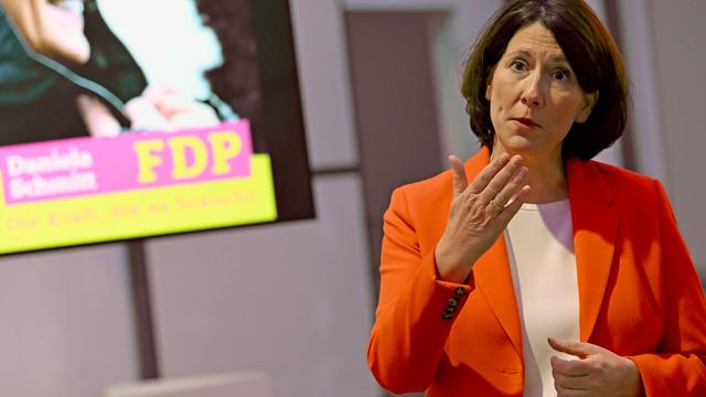 Politischer Aschermittwoch: Schmitt will sich nicht von Eder in den Bus zwingen lassen