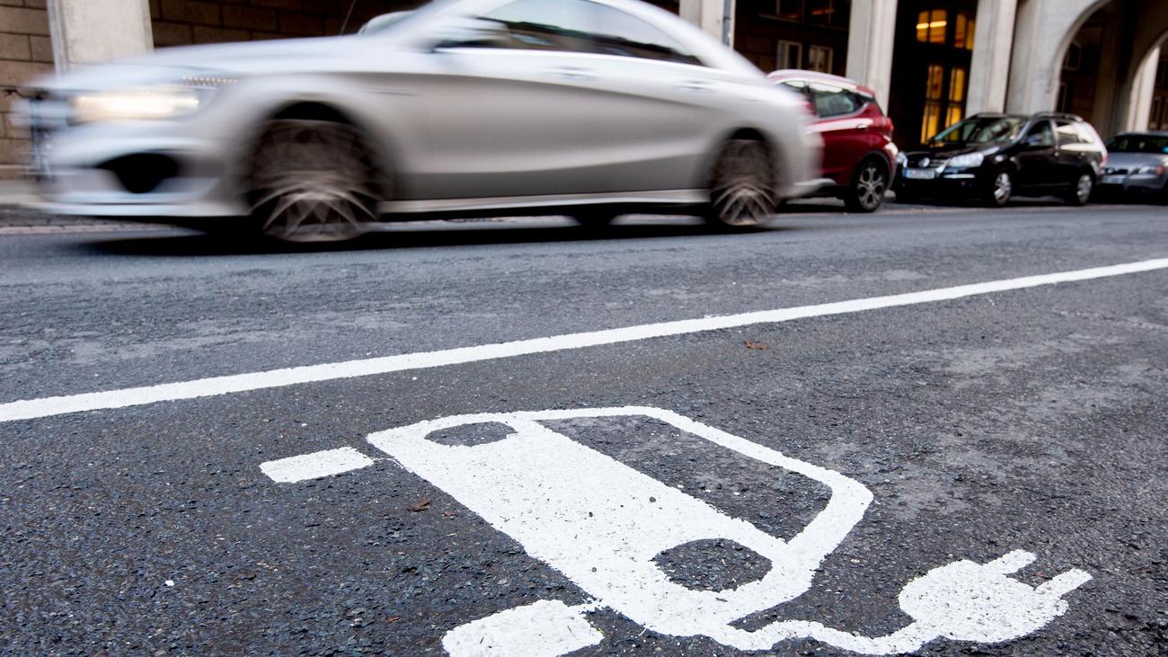 Verkehr: So viel durstiger als angegeben sind Plug-in-Hybride