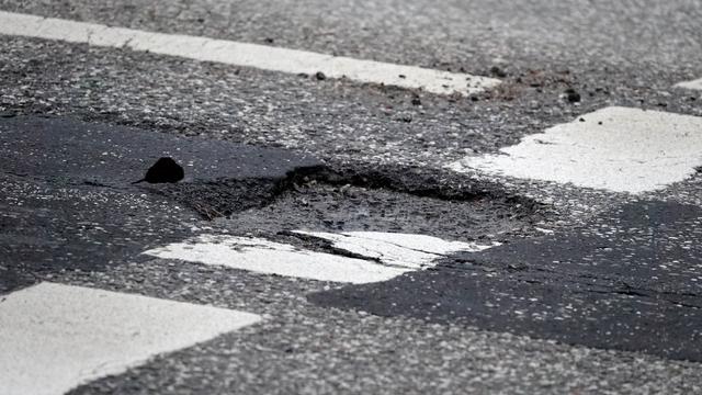 Straßenschäden: Winterschäden: Hamburg kündigt Schlagloch-Offensive an