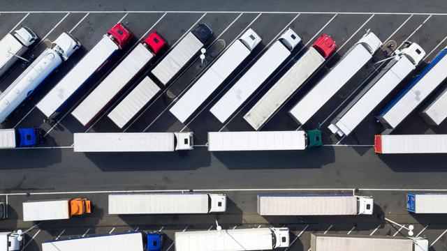 Verkehr: Hunderte Lkw-Parkplätze sollen an Autobahnen entstehen