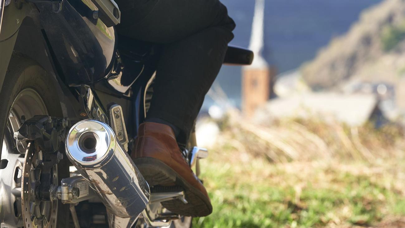 Eine Frage der Schlaglochtiefe: Kein Schadenersatz nach Motorradsturz