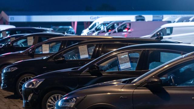 Kfz-Zulassungen: Mehr Pkw-Zulassungen, E-Anteil steigt deutlich