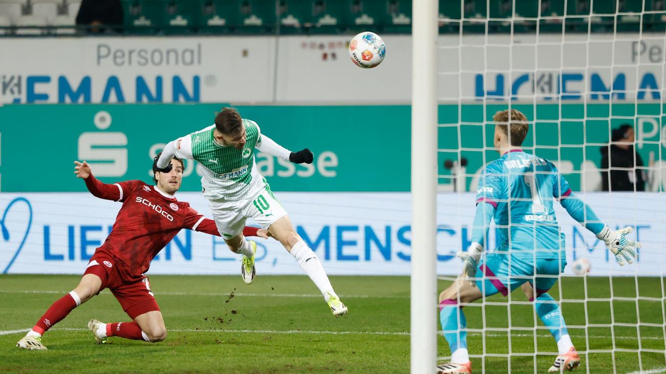 2. Fußball-Bundesliga: Fürther Lebenszeichen im Abstiegskampf: 2:1 gegen Bielefeld