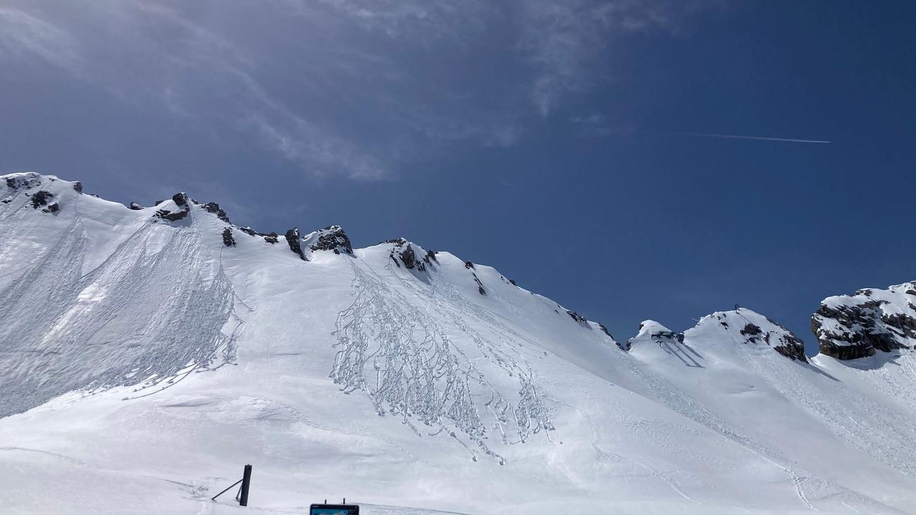 Skiwandern: Vorsicht abseits der Pisten - Lawinengefahr bleibt hoch