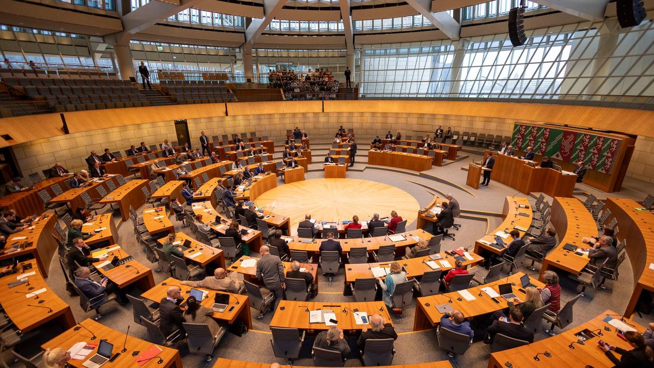 Landtags-Statistik: Große Unterschiede bei Mitarbeiterzahl der Abgeordneten