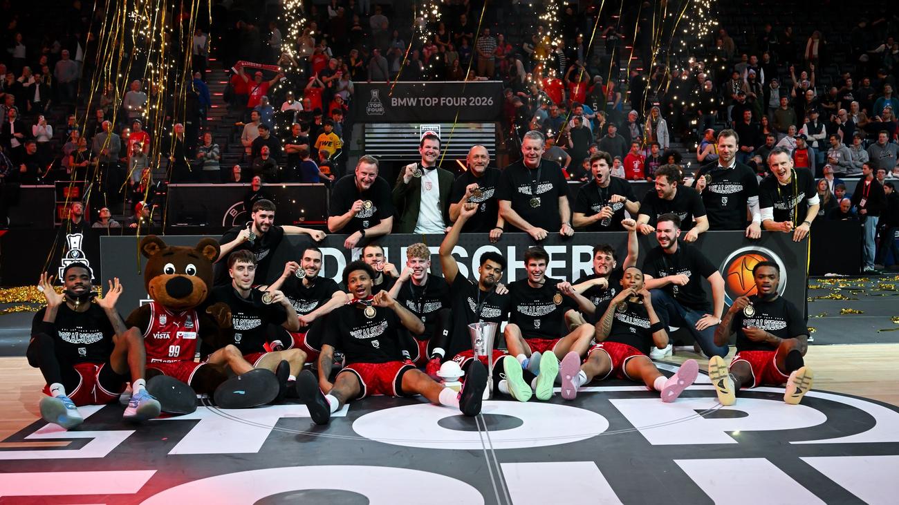Top Four in München: Bambergs Basketballern gelingt Pokal-Coup - Frust bei Bayern