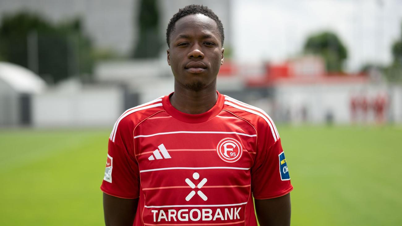 3. Fußball-Liga: Cottbus schießt sich nach vorn und Aue tiefer in den Keller