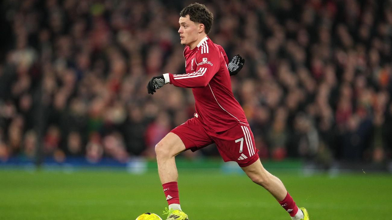 Fußball-Nationalmannschaft: Droht eine Pause? Wirtz verletzt sich beim Aufwärmen