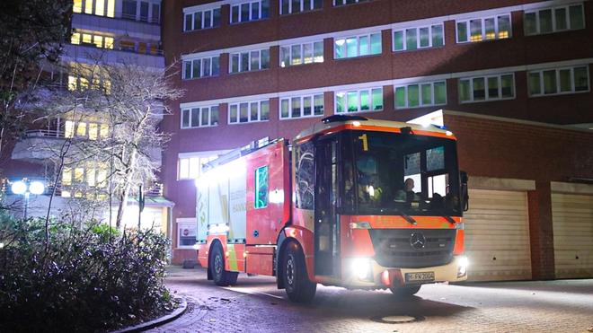 Brände: Nach einem Feuer in einer Pflegeeinrichtung in Hannover stirbt ein Mann in einem Krankenhaus.