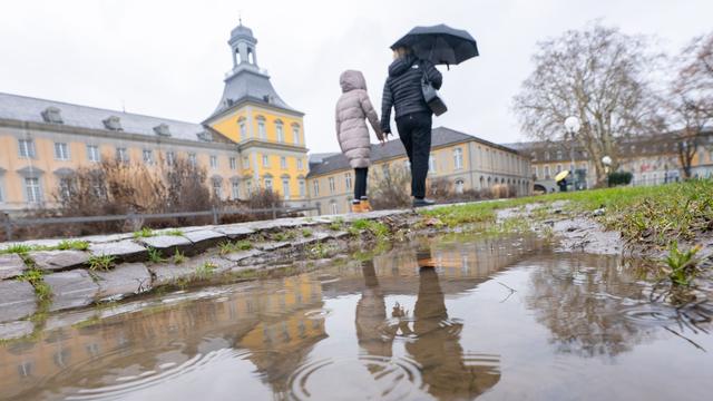 Wetter: Frühlingshafte Temperaturen - aber weiter Regen