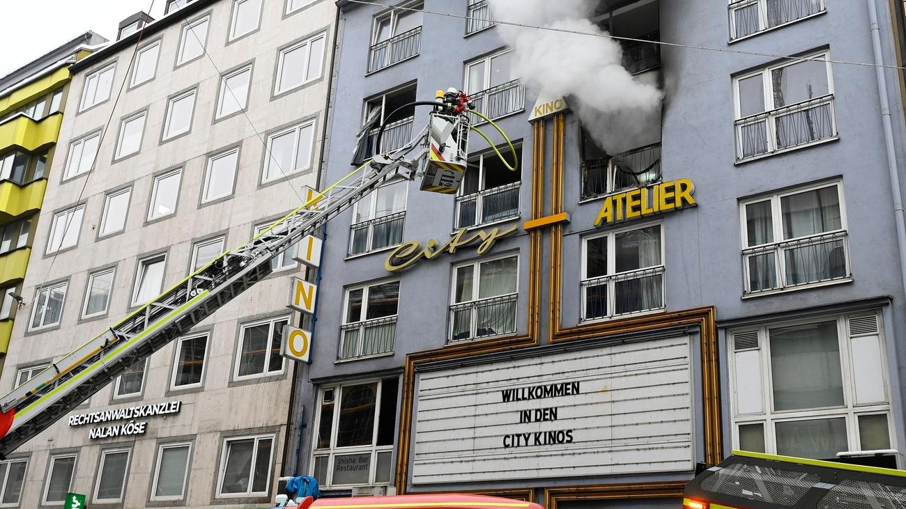 Ermittlungen: Nach Wohnungsbrand - Polizei sieht Akku als Ursache