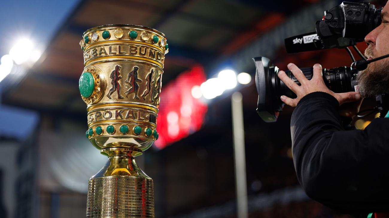 Fußball: Pokal-Kracher Bayer gegen Bayern - VfB empfängt Freiburg