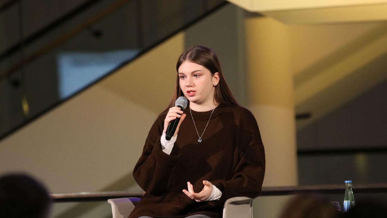 Russlands Angriffskrieg: Wie eine Ukrainerin von ihrer Verschleppung als Kind erzählt