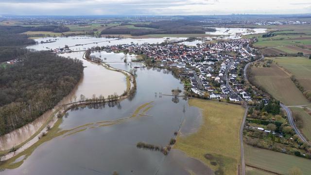 Hochwasser: Hochwasser in Hessen durch Regen und Schneeschmelze