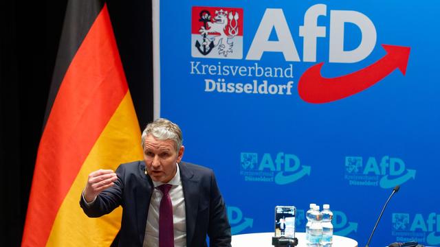 Demo gegen Höcke: Tausende protestieren gegen Höcke-Auftritt in Düsseldorf