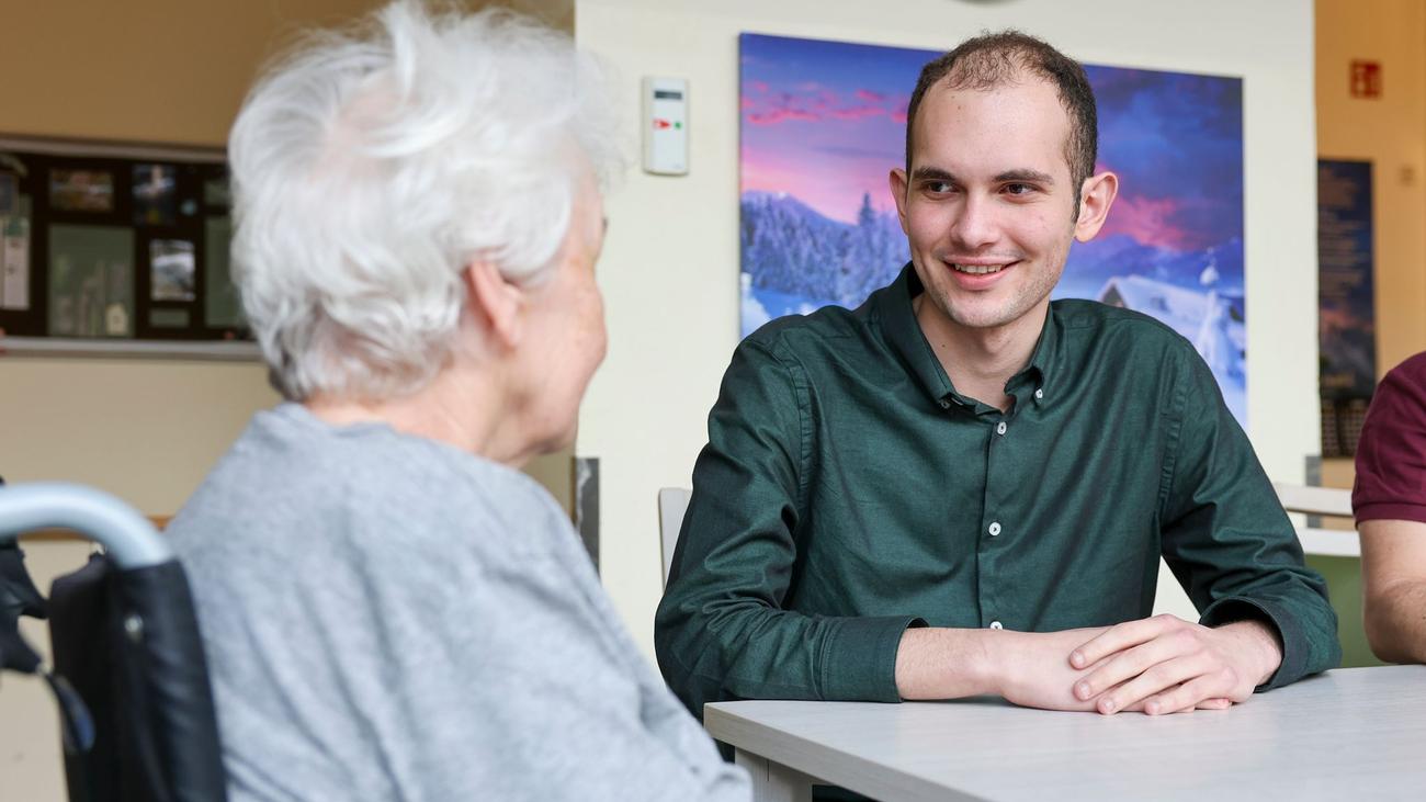 Pflege: Köpping: Sachsen auf ausländische Pflegekräfte angewiesen