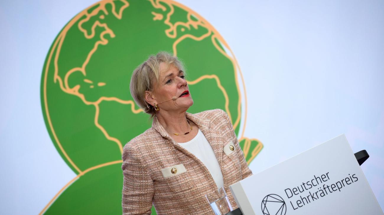 Auszeichnung: Pädagogen aus Hessen siegreich beim Lehrkräftepreis