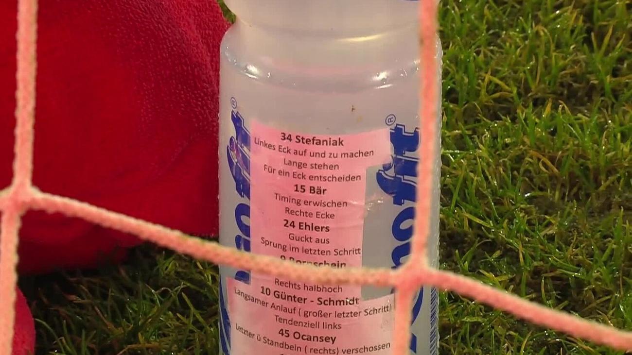3. Fußball-Liga: "Verschießt sowieso": Frecher Elfer-Zettel sorgt für Wirbel