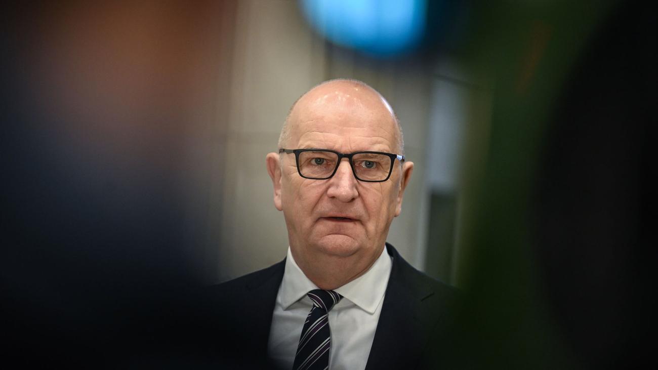 Gegen Rassismus: Woidke: Kein Platz für Menschenfeindlichkeit an Schulen