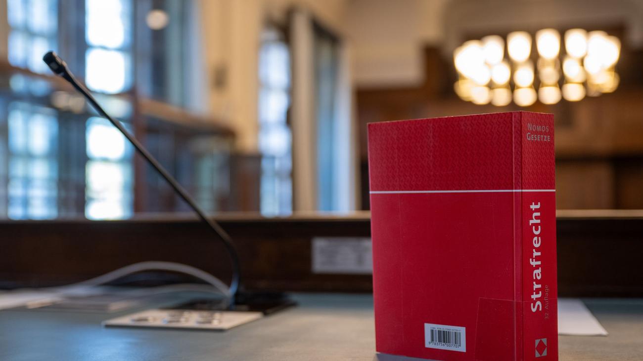 Mord-Vorwurf: 80-Jähriger getötet: Angeklagter Sohn will aussagen