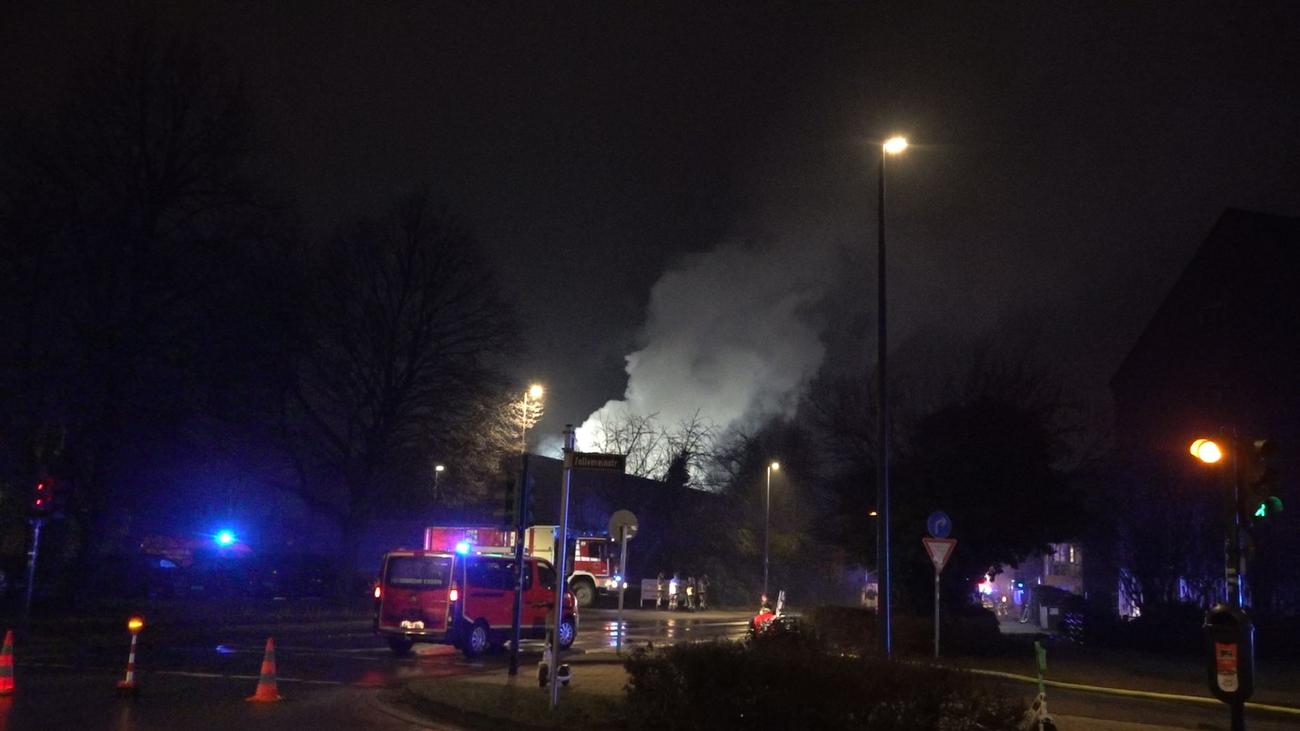Brände: Großbrand auf Schrottplatz in Essen-Katernberg