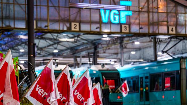 Ausfälle bei Bus und Bahn: Verdi ruft zu bundesweiten Warnstreiks im ÖPNV auf
