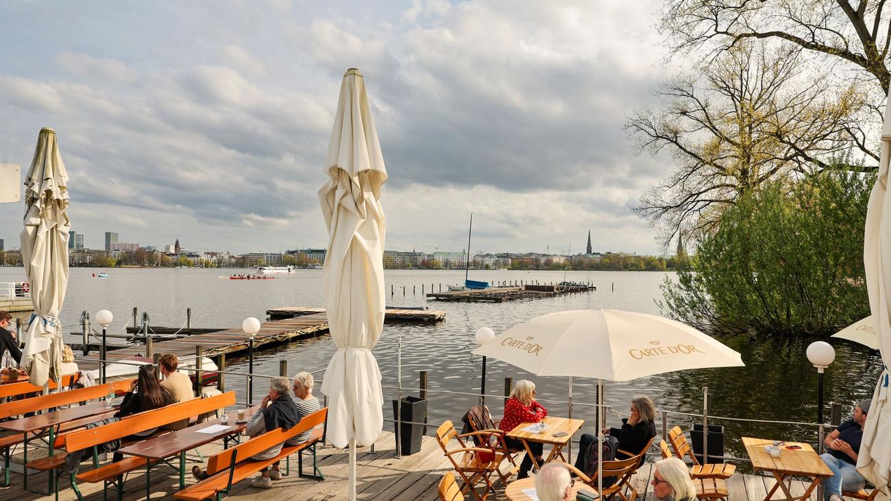 Wetter: Bis zu 16 Grad im Norden – Wind und Regen bleiben Begleiter