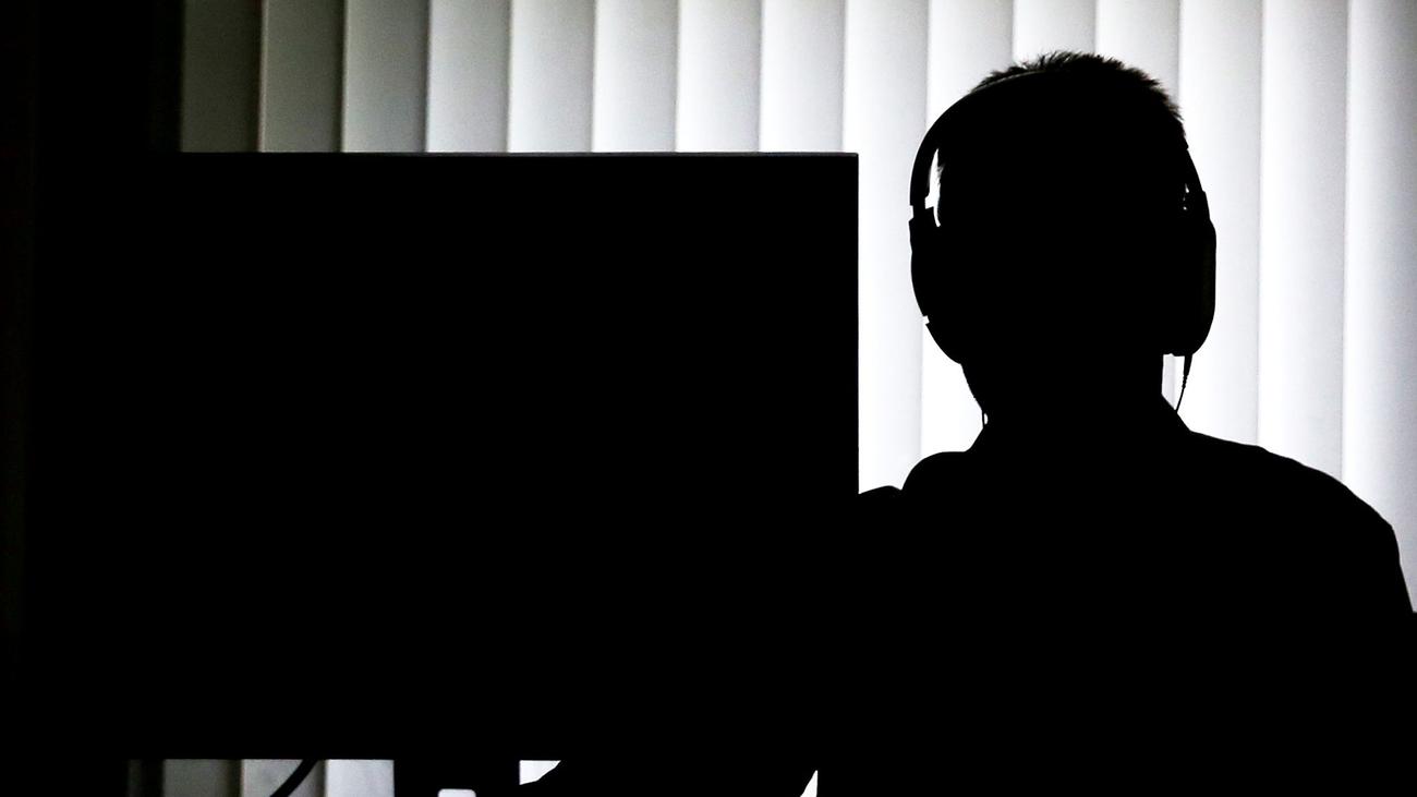 Durchsuchungen: Polizei durchsucht wegen Hass im Internet – 18 Verfahren