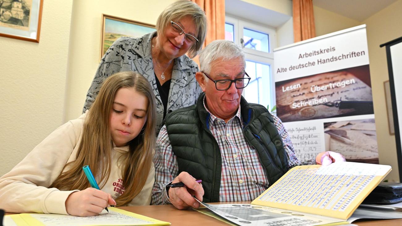 Sütterlin entziffern: Wie eine von Nazis verbotene Schrift Generationen verbindet