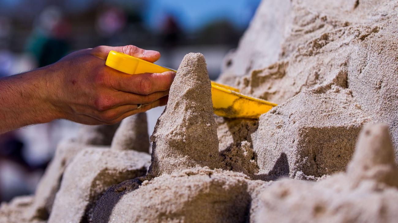 Kritik an Bürokratie: Fünf Behörden für Sandburg-Event – Bürokratieabbau gefordert