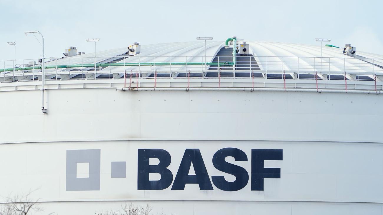 Weltgrößter Chemiekonzern: BASF zeigt sich für 2026 vorsichtig