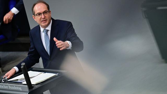 Migration: Bundestag beschließt verschärfte EU-Asylregeln