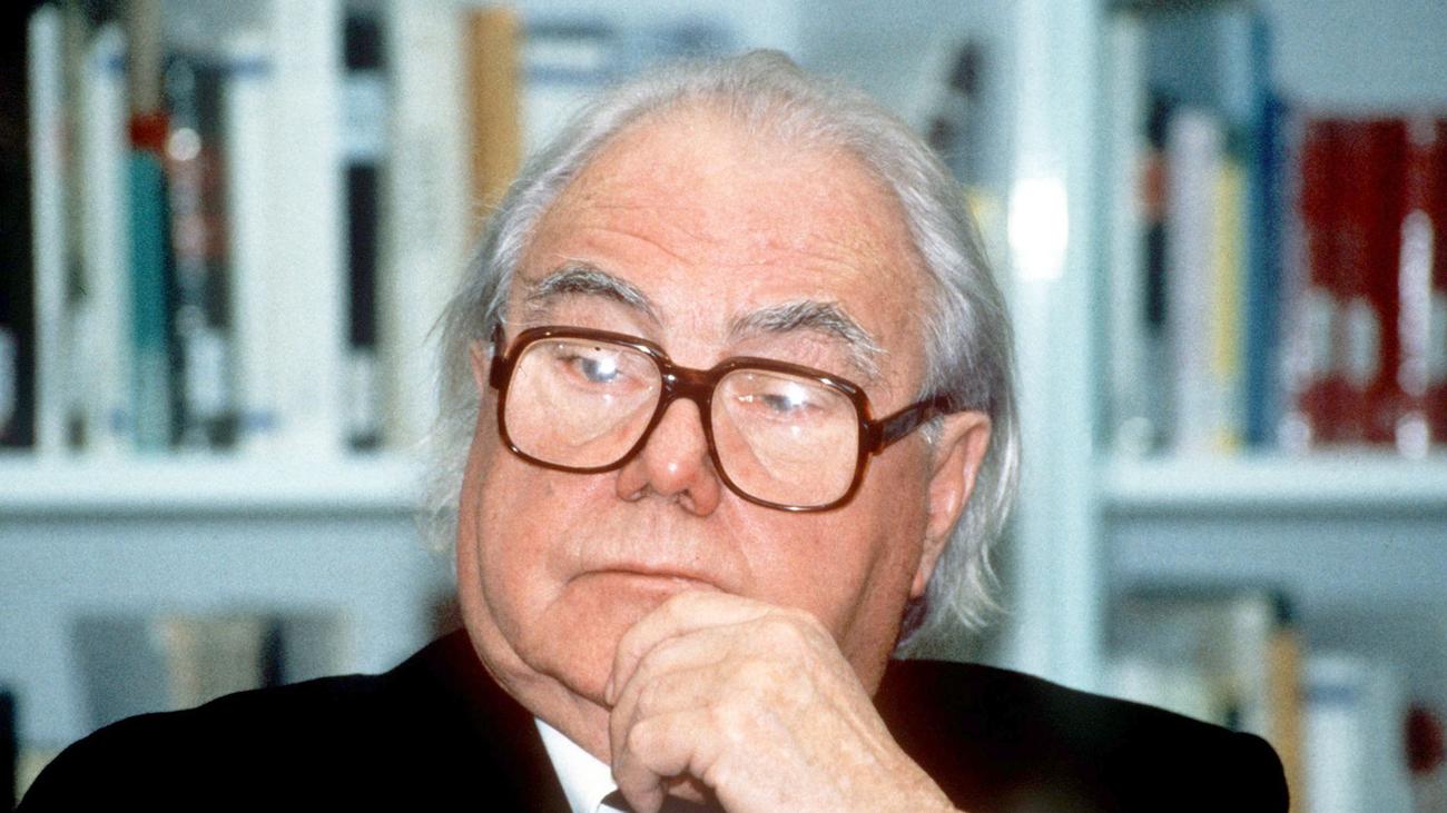 Literatur: Fast 100 Jahre später: Abituraufsatz von Max Frisch entdeckt