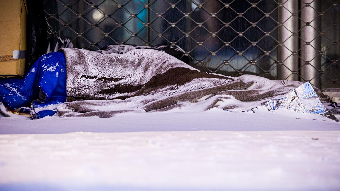 Kältehilfe: Bei Kälte auf der Straße - Wie Wohnungslose Hilfe bekommen