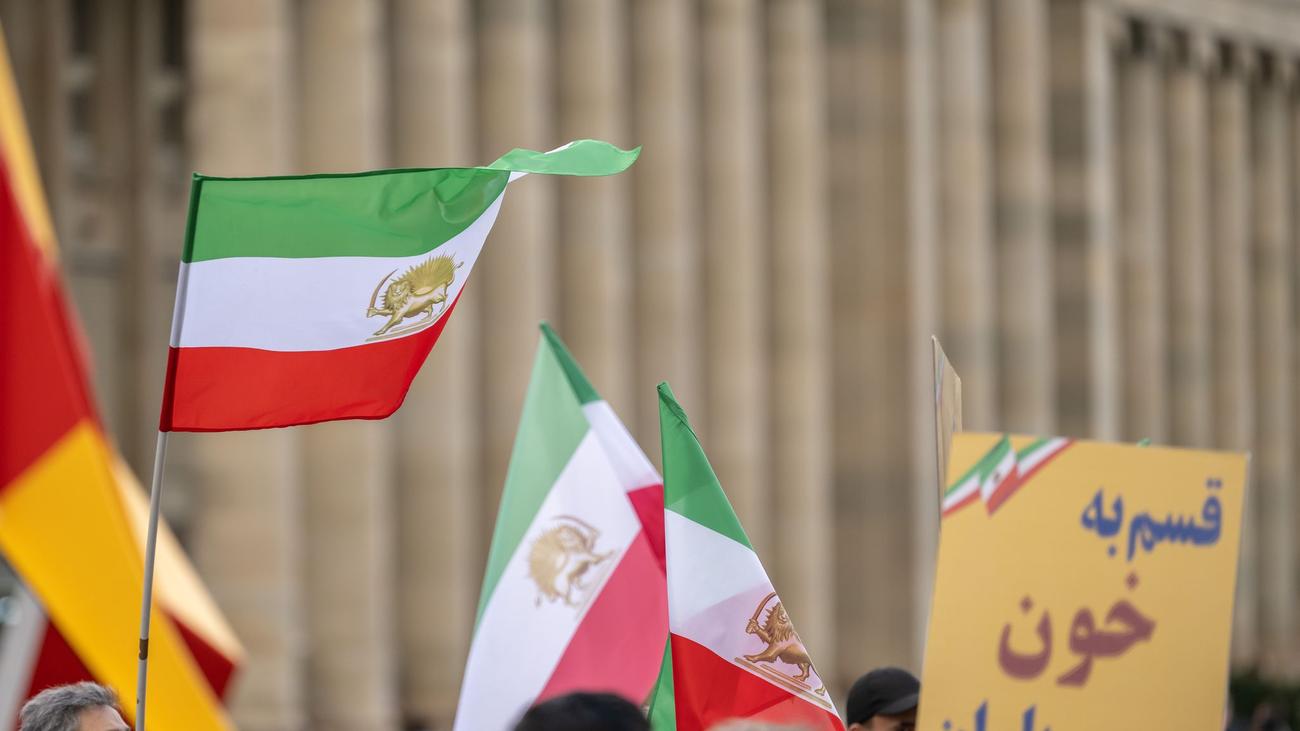 Eskalation im Nahen Osten: BW-Innenminister: Keine konkrete Gefahr für Einrichtungen