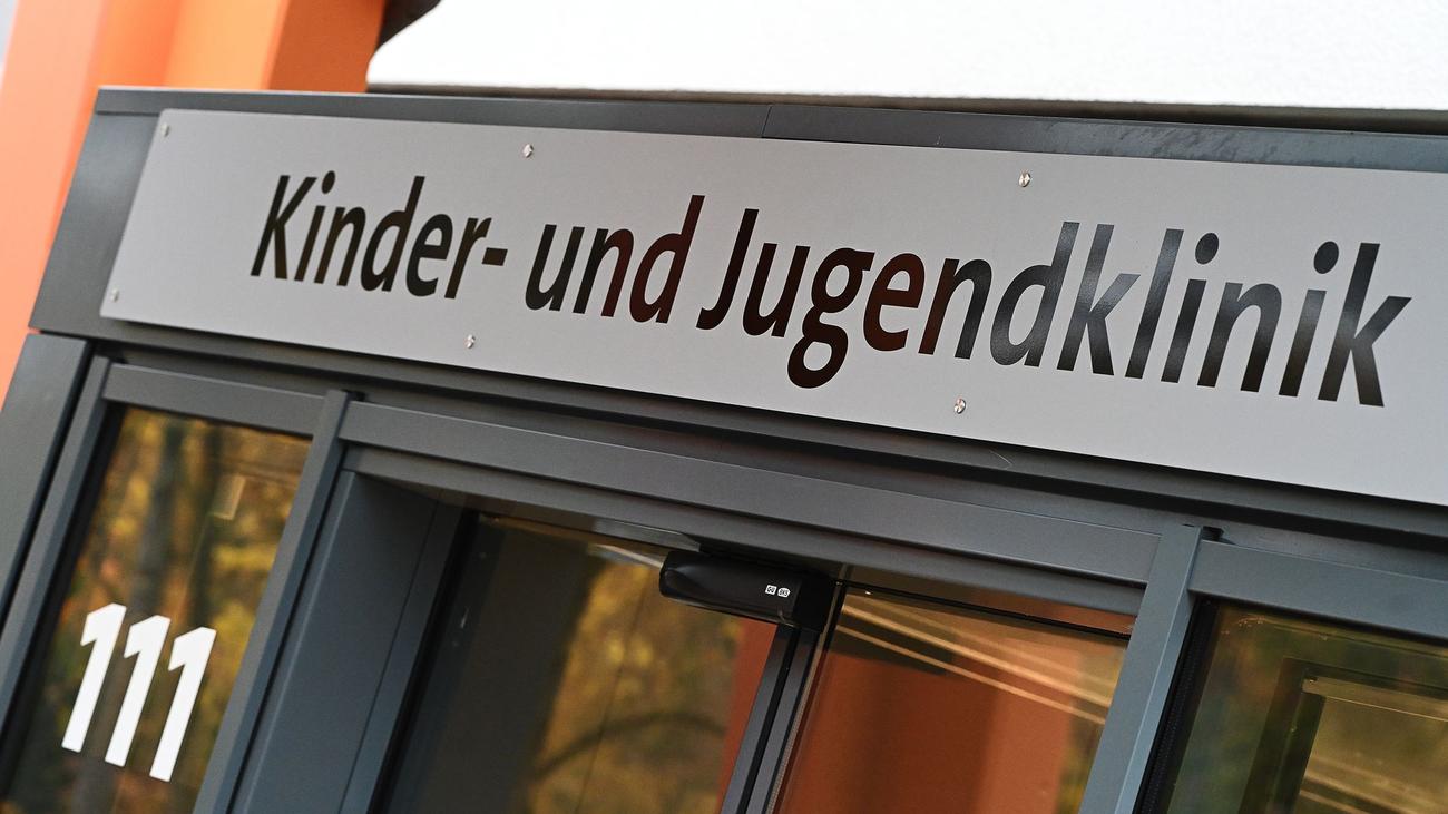 Jugendgesundheit: Mehr Jugendliche suchen Hilfe bei Transidentität