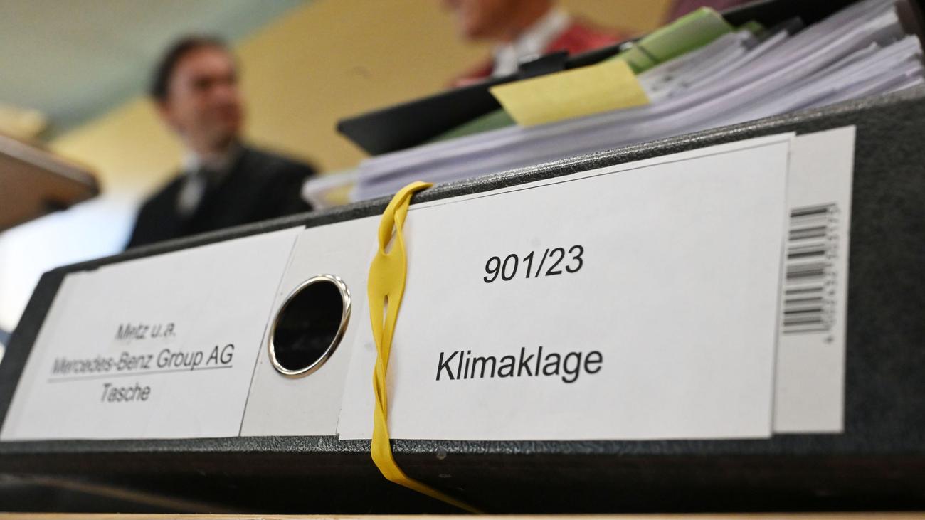 Klage der Umwelthilfe: Bundesgerichtshof prüft Verbrenner-Aus für BMW und Mercedes