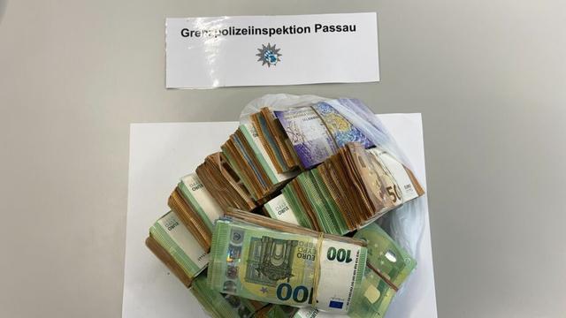Geld sichergestellt: Fahnder finden 150.000 Euro in Plastiktüte bei ICE-Fahrgast
