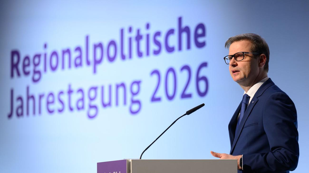 Energiepolitik: Industrie mahnt schnelleren Ausbau der Energieversorgung an