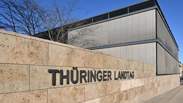 Debatte im Landtag: Linke: Wirtschaftsförderung muss für Beschäftigte da sein