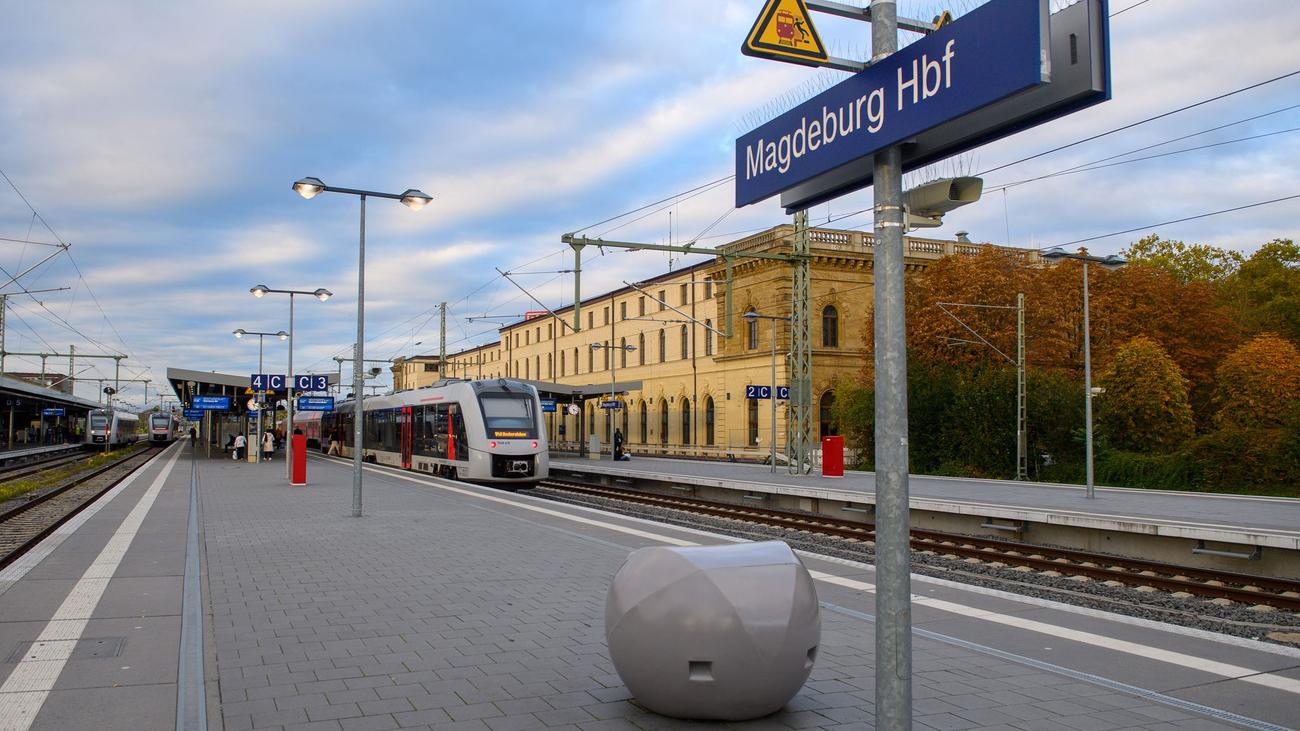 Bahnverkehr: Stündlich nach Berlin: Bahn baut Angebot aus