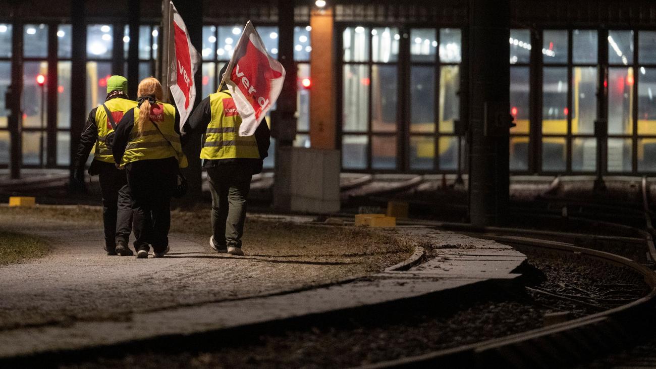 Busse und Bahnen: Verdi: Keine Nahverkehr-Warnstreiks in den nächsten Tagen