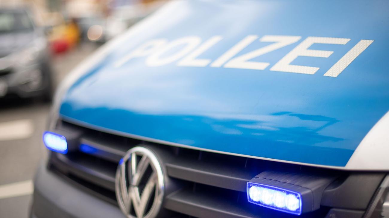 Verkehr: A 19 wegen Unfall mit Lastwagen halbseitig gesperrt