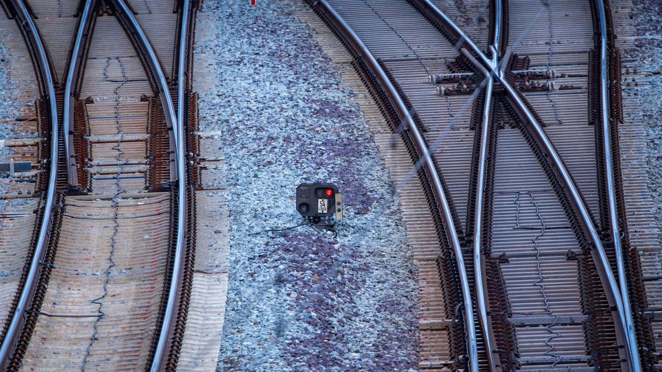 Weltkriegsfolgen: Bahnstrecke nach Fliegerbombenfund auf Audi-Gelände gesperrt