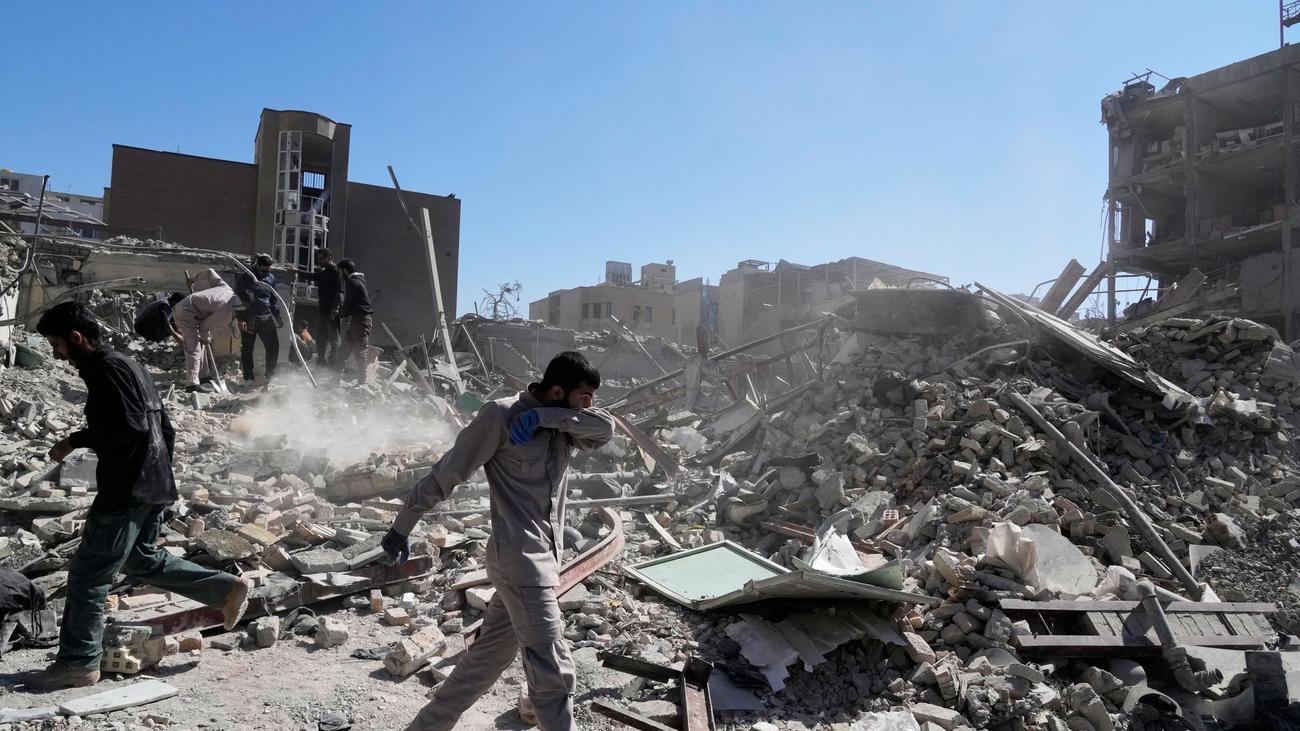 Krieg im Nahen Osten: Israel schickt weitere Soldaten in den Südlibanon