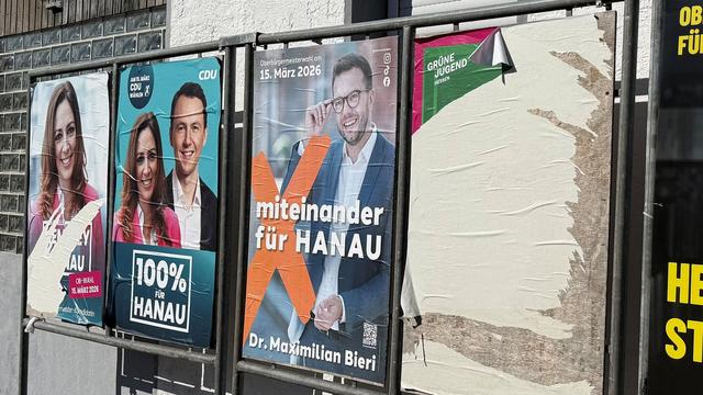 Zerrissen, besprüht, verbrannt: Warum Wahlplakate zur Zielscheibe werden und trotzdem wirken