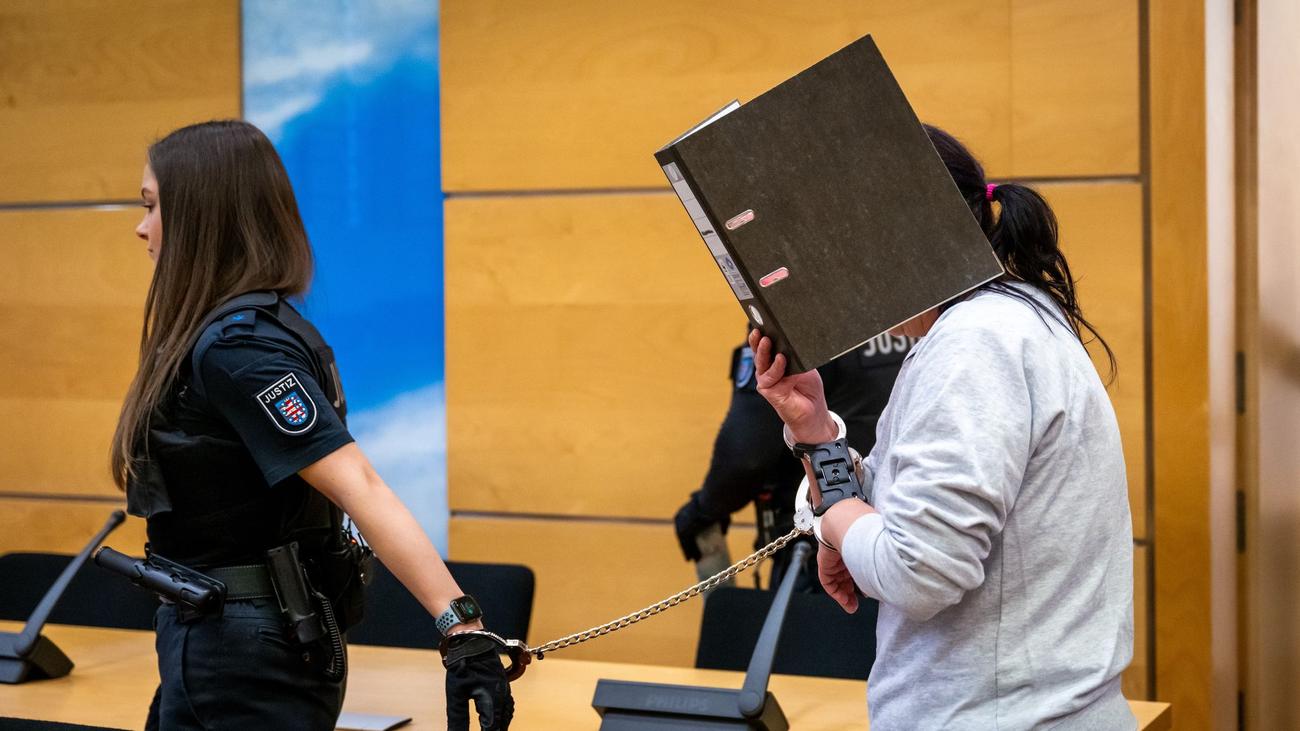 Mord: Lebenslang für Mord an Nachbarin für 5.500 Euro