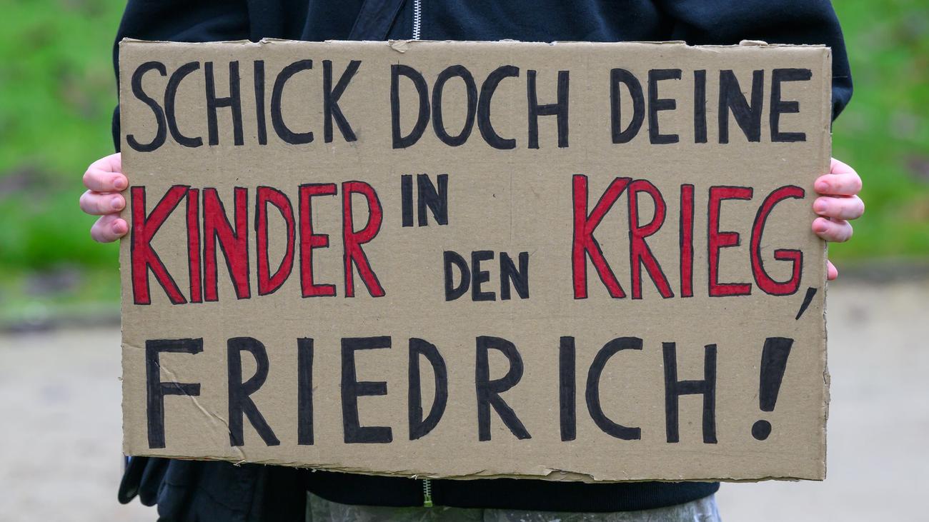 Reaktion auf Wehrpflicht: Ministerium: Demo kein Grund für Fehlen in der Schule